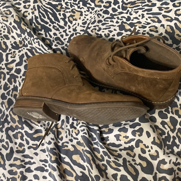 Shoes - Picture 4 of 4